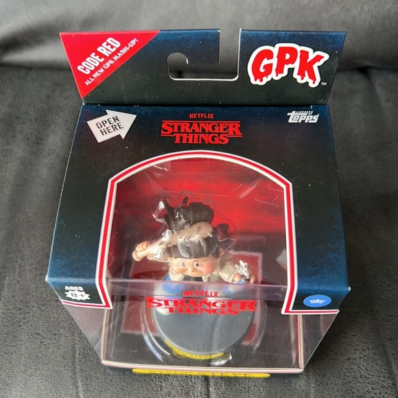 GPK x Stranger Things Topps Collectible Stylin’ Steve with Card - Picture 5 of 8